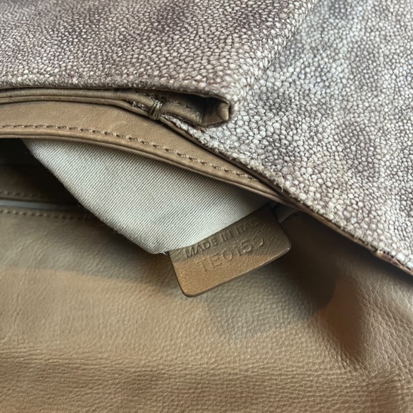 Givenchy RARE Antigona Leather Envelope Pebbled Beige Tan Clutch Handbag Logo - Picture 10 of 12